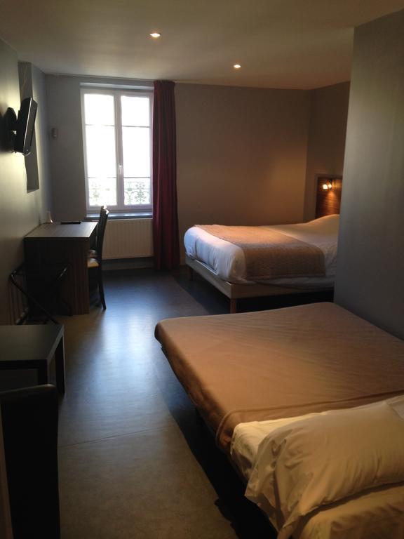 Le Relais Des Bergers Otel Saint-Martin-en-Haut Oda fotoğraf