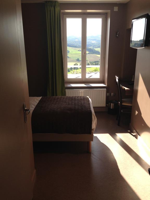 Le Relais Des Bergers Otel Saint-Martin-en-Haut Oda fotoğraf