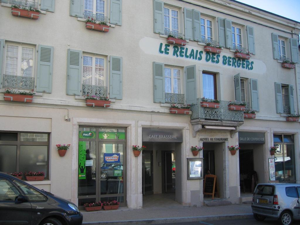 Le Relais Des Bergers Otel Saint-Martin-en-Haut Dış mekan fotoğraf